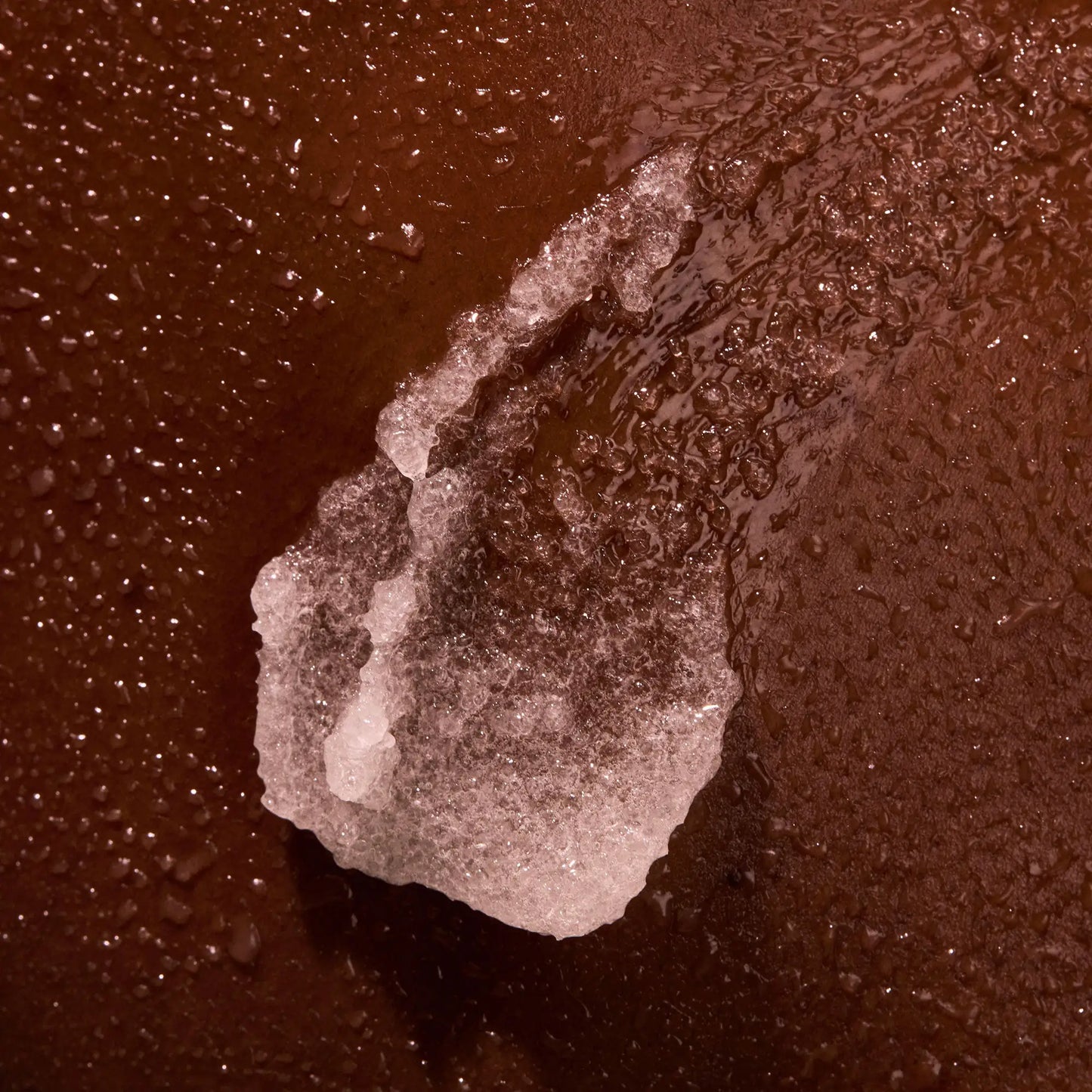 the-glow-getter-multi-oil-body-scrub-t9 NATR-40028-Alt-Image-TheGlowGetterMulti-OilBodyScrub-08.webp