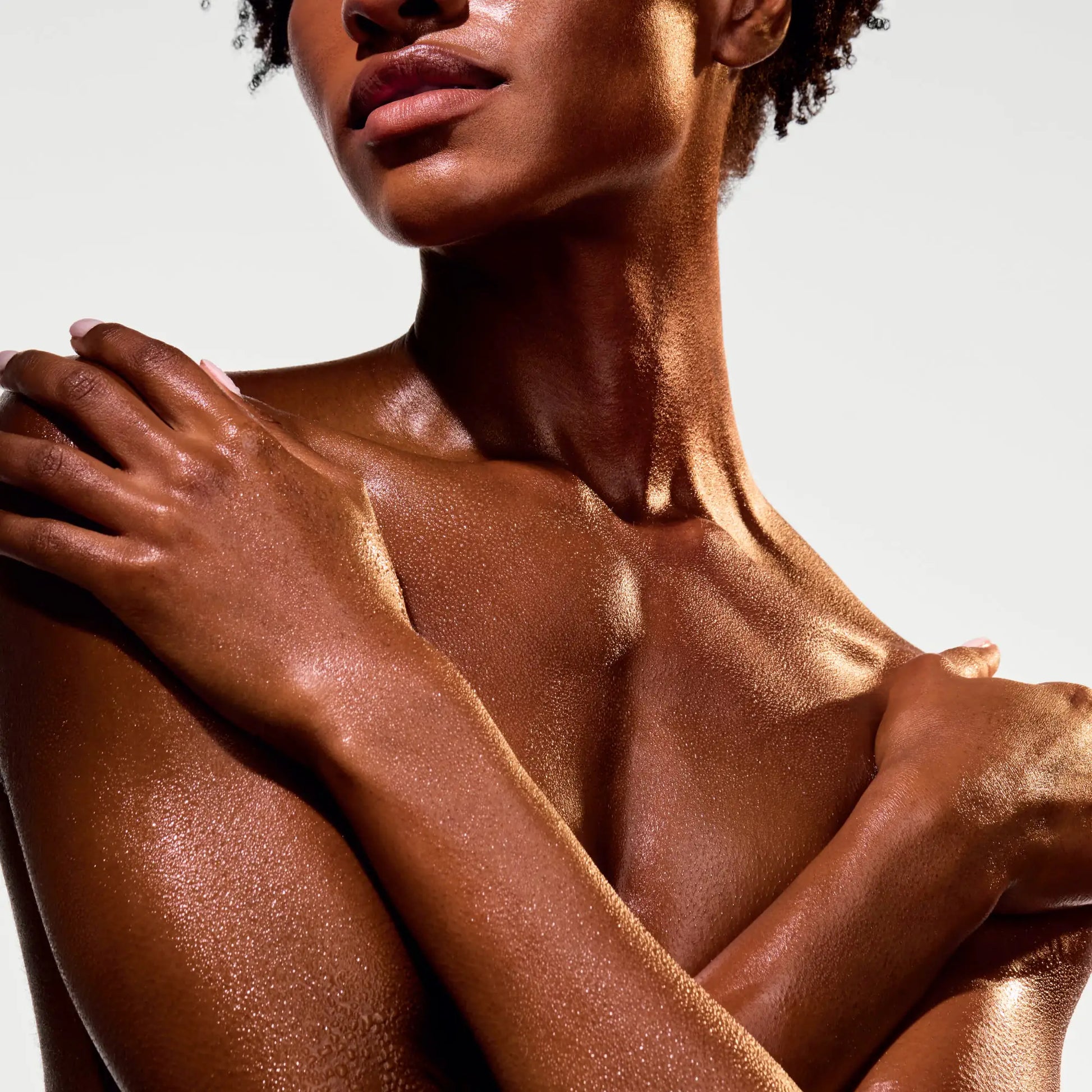 the-glow-getter-multi-oil-body-scrub-t9 NATR-40028-Alt-Image-The_Glow_Getter_Multi-Oil_Body_Scrub-06_1.webp
